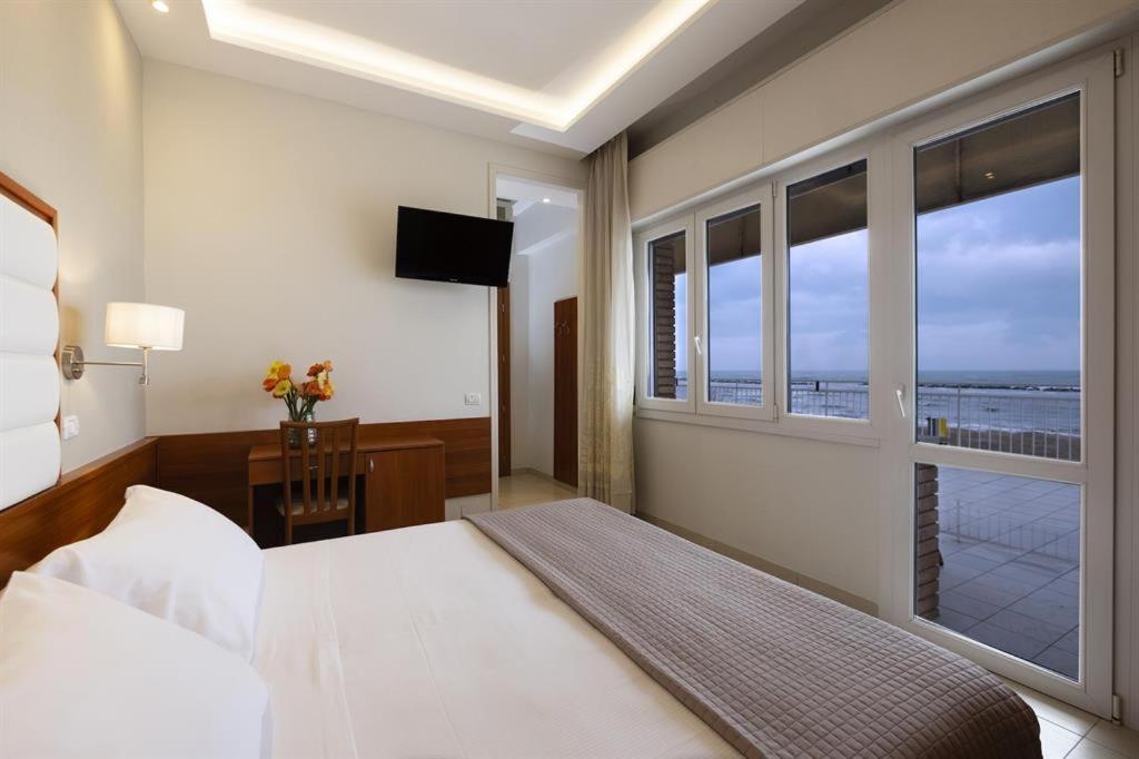 Hotel Elios Беллария-Иджеа-Марина Экстерьер фото